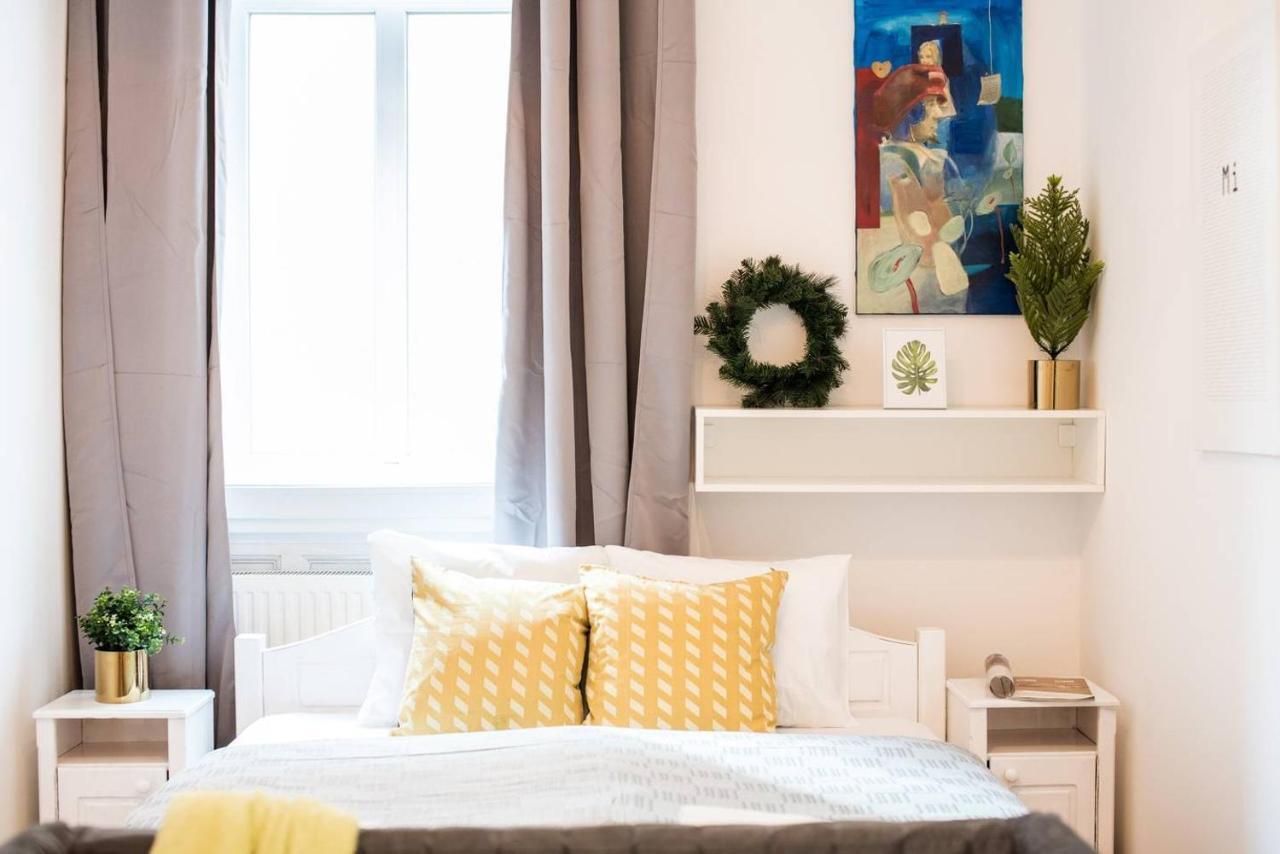 בודפשט Cosy And Central Apartment With 4 Bedrooms And A/C מראה חיצוני תמונה