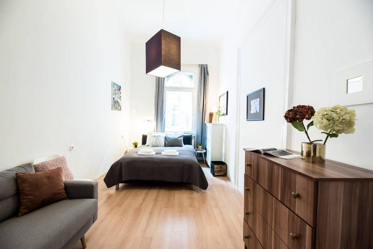 בודפשט Cosy And Central Apartment With 4 Bedrooms And A/C מראה חיצוני תמונה