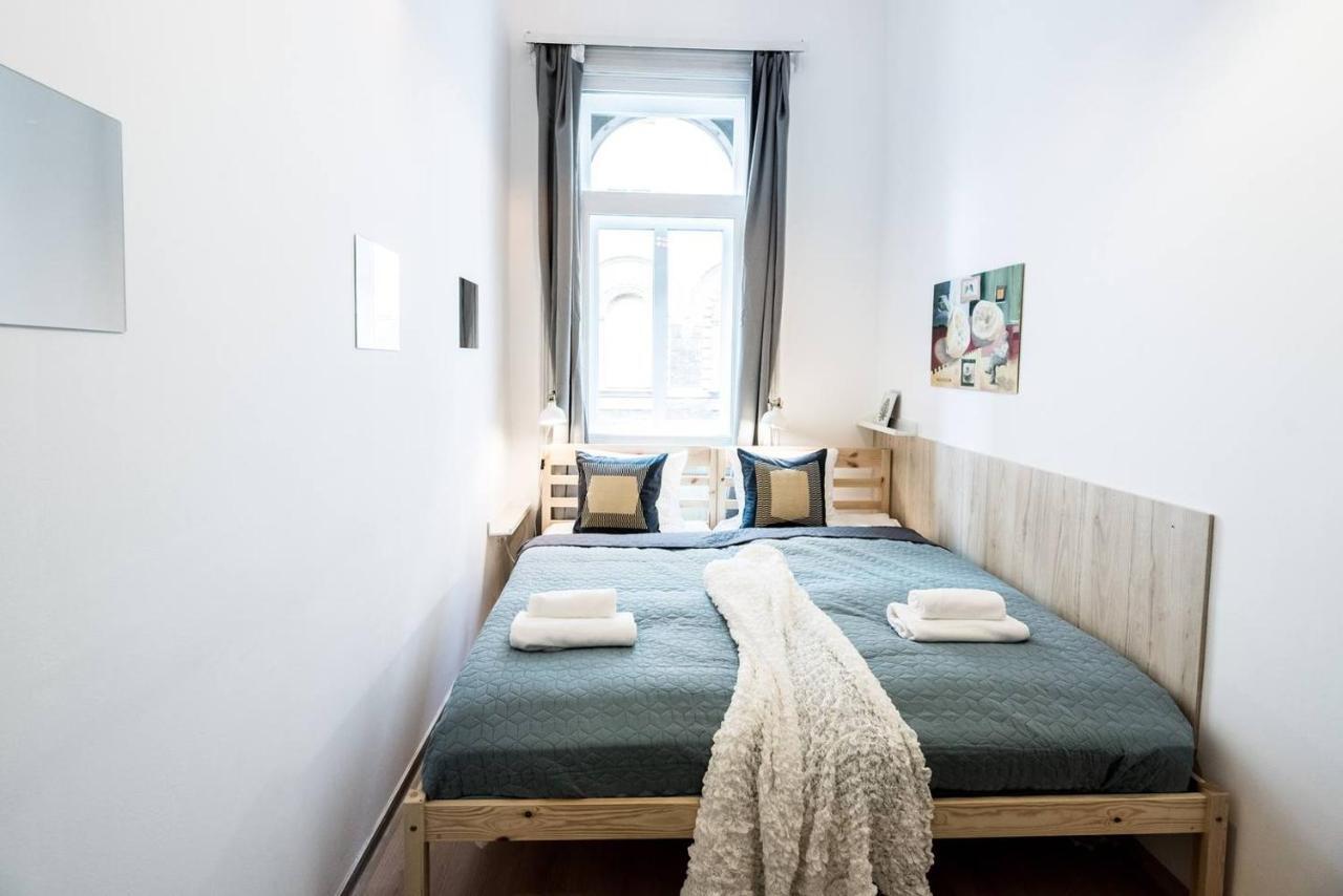 בודפשט Cosy And Central Apartment With 4 Bedrooms And A/C מראה חיצוני תמונה