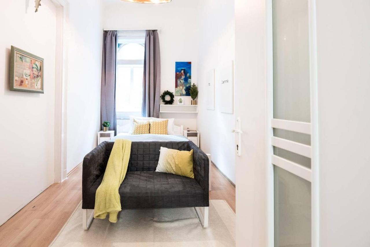 בודפשט Cosy And Central Apartment With 4 Bedrooms And A/C מראה חיצוני תמונה