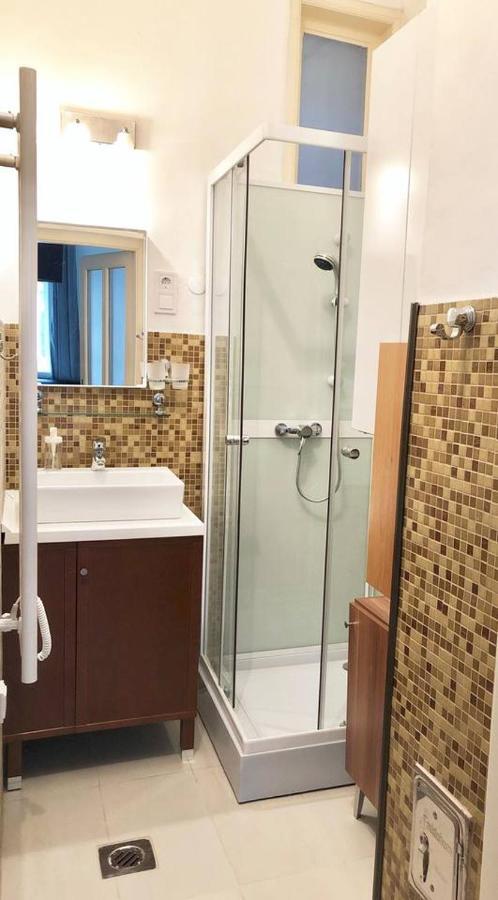 בודפשט Cosy And Central Apartment With 4 Bedrooms And A/C מראה חיצוני תמונה