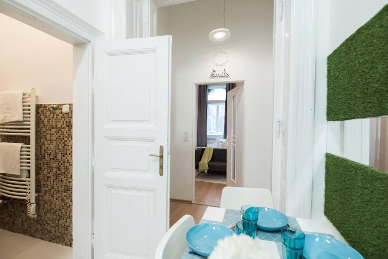 בודפשט Cosy And Central Apartment With 4 Bedrooms And A/C מראה חיצוני תמונה