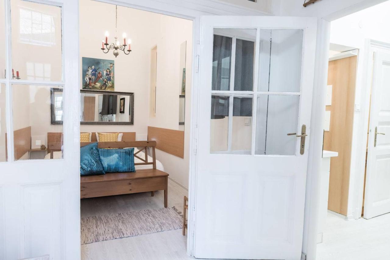 בודפשט Cosy And Central Apartment With 4 Bedrooms And A/C מראה חיצוני תמונה