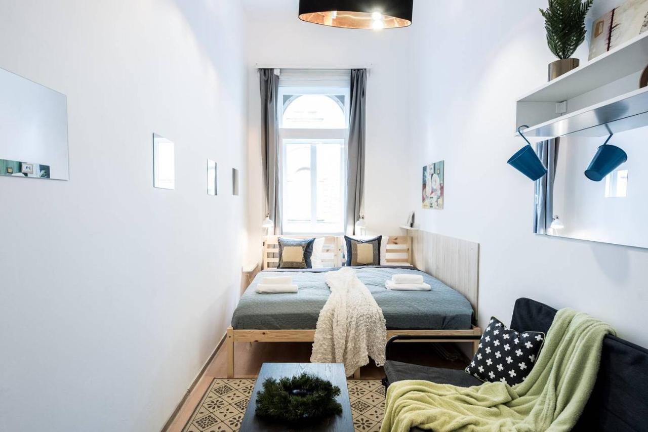 בודפשט Cosy And Central Apartment With 4 Bedrooms And A/C מראה חיצוני תמונה